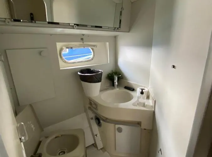 Yate , Experiencia Unica J Båthotell