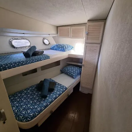 Yate , Experiencia Unica J Bateau-hôtel *